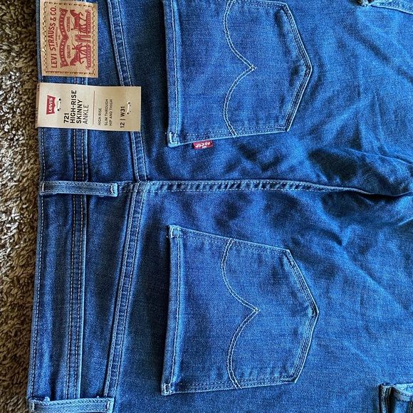 Levi Jeans - Picture 4 of 6